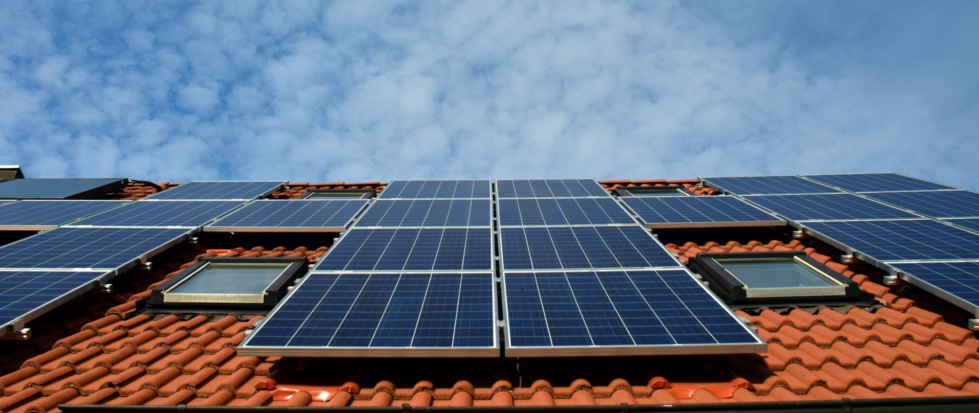 Geração própria de energia solar no Brasil supera potência da